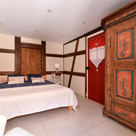 度假居 Belle Maison Alsacienne De 1610 *