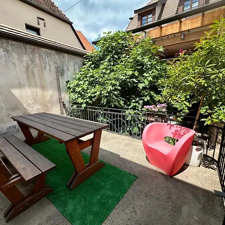 度假居 Belle Maison Alsacienne De 1610 *